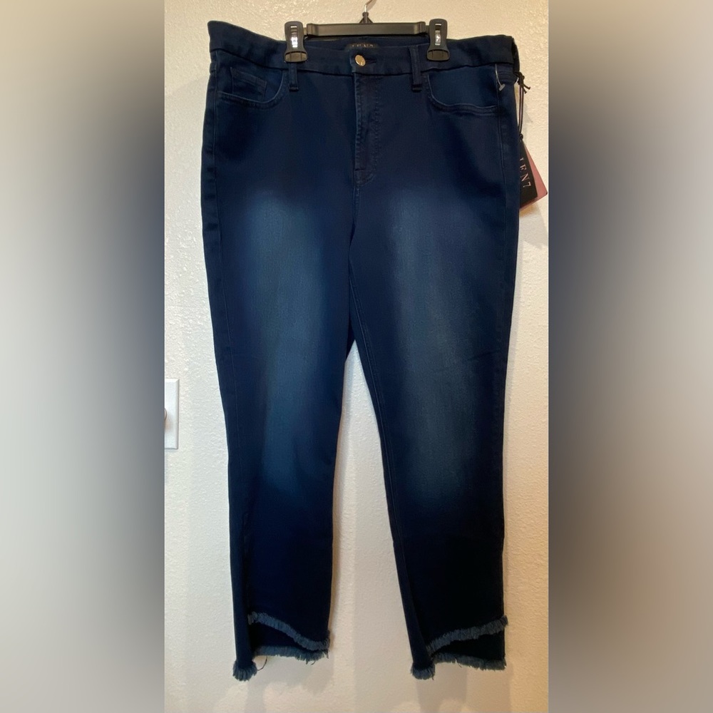 7 For All Man Kind - Ankle Straight Jeans Woman’s Size 16 NWT